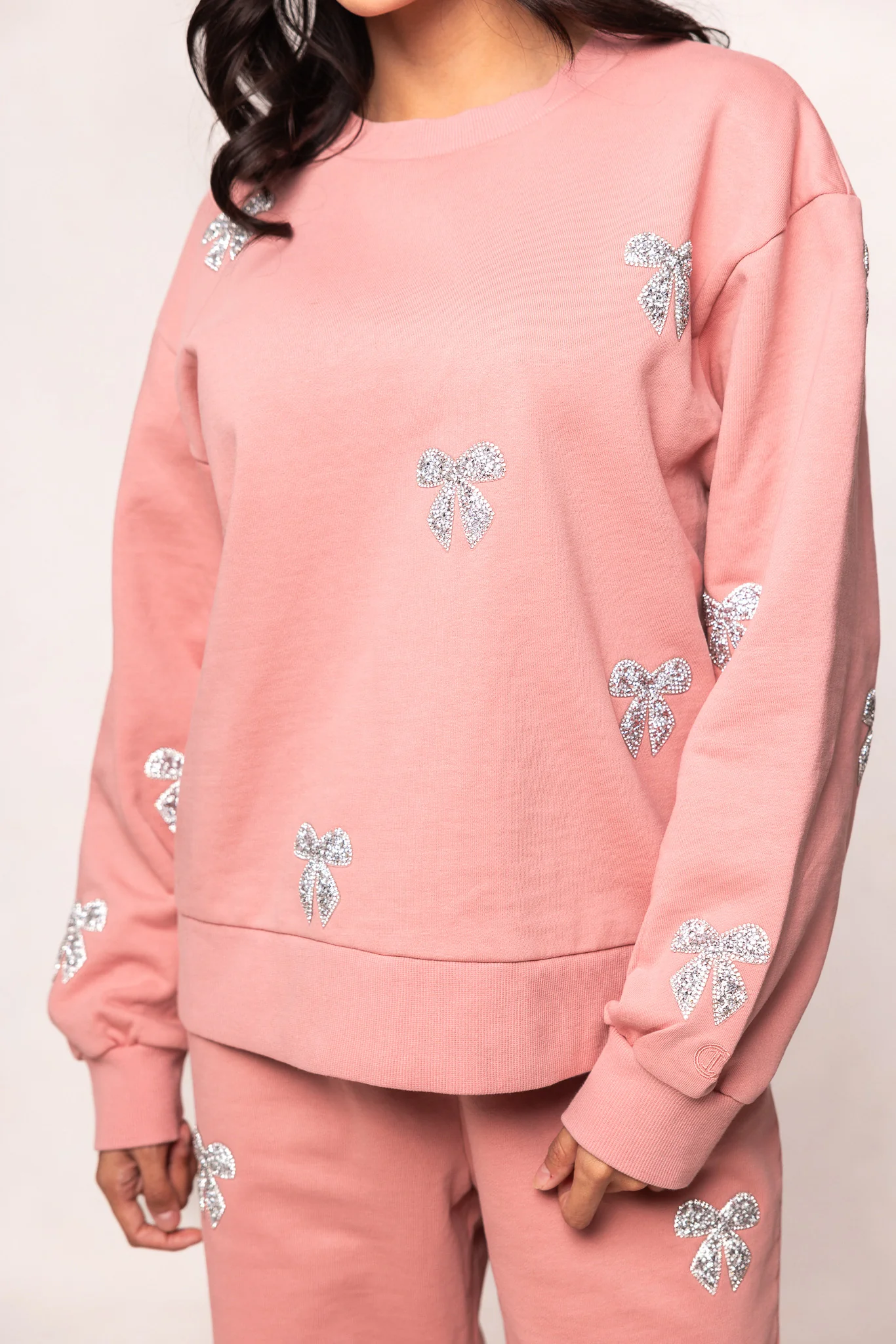 Micah Crew Neck Sweatshirt in Pink & Bows - Image 3