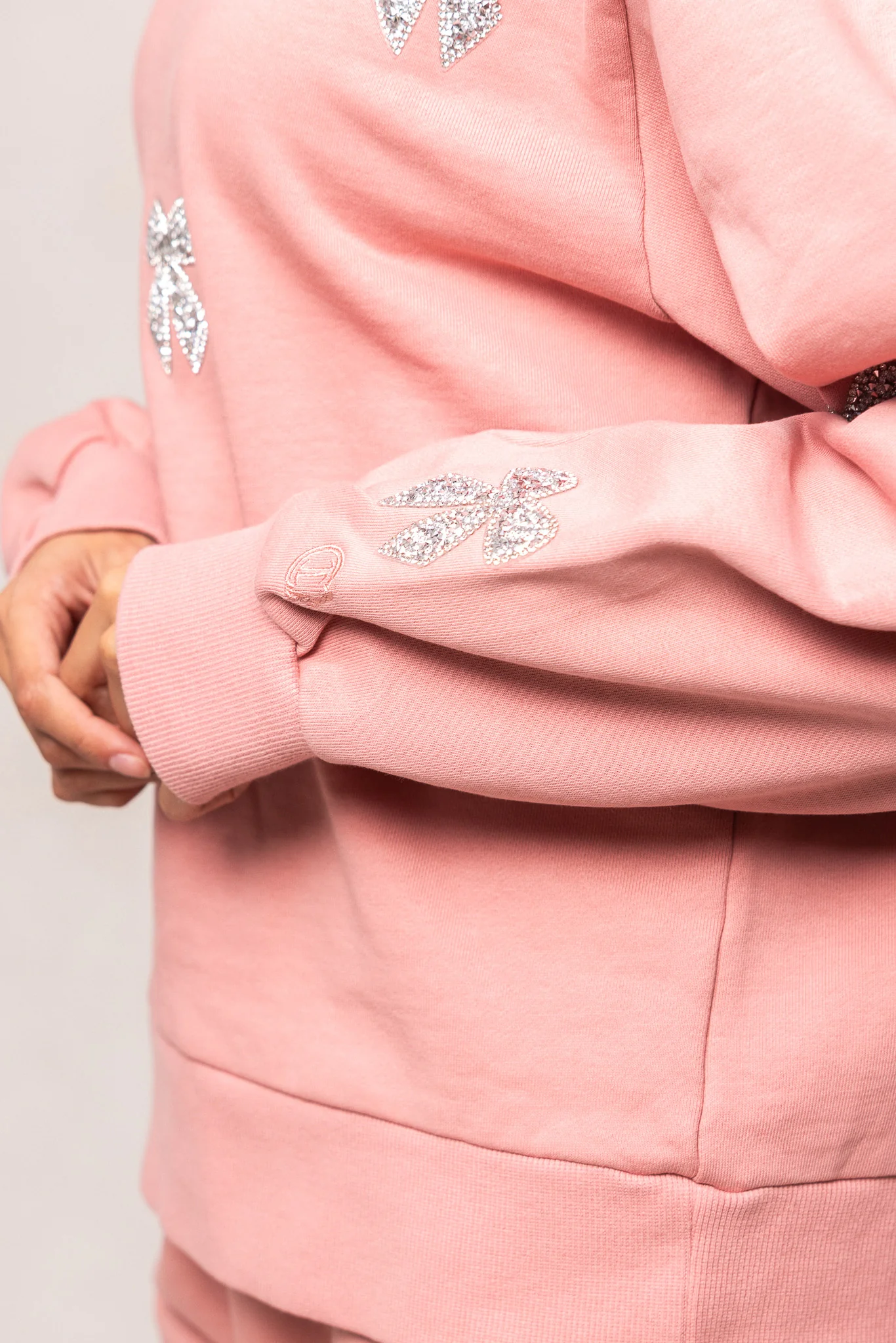 Micah Crew Neck Sweatshirt in Pink & Bows - Image 4